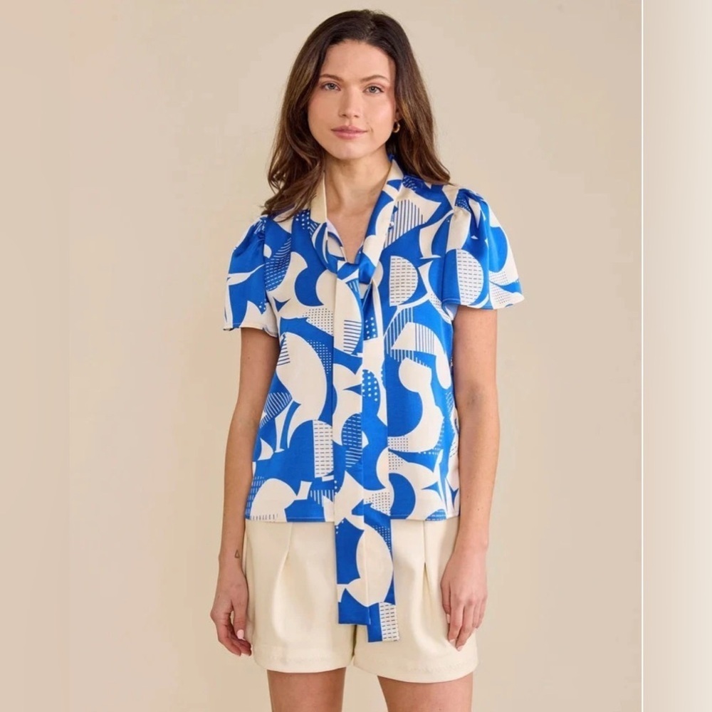 L S'EDGE NWT Arden Blue and White Short Sleeve Tie Neck Blouse - Picture 2 of 10